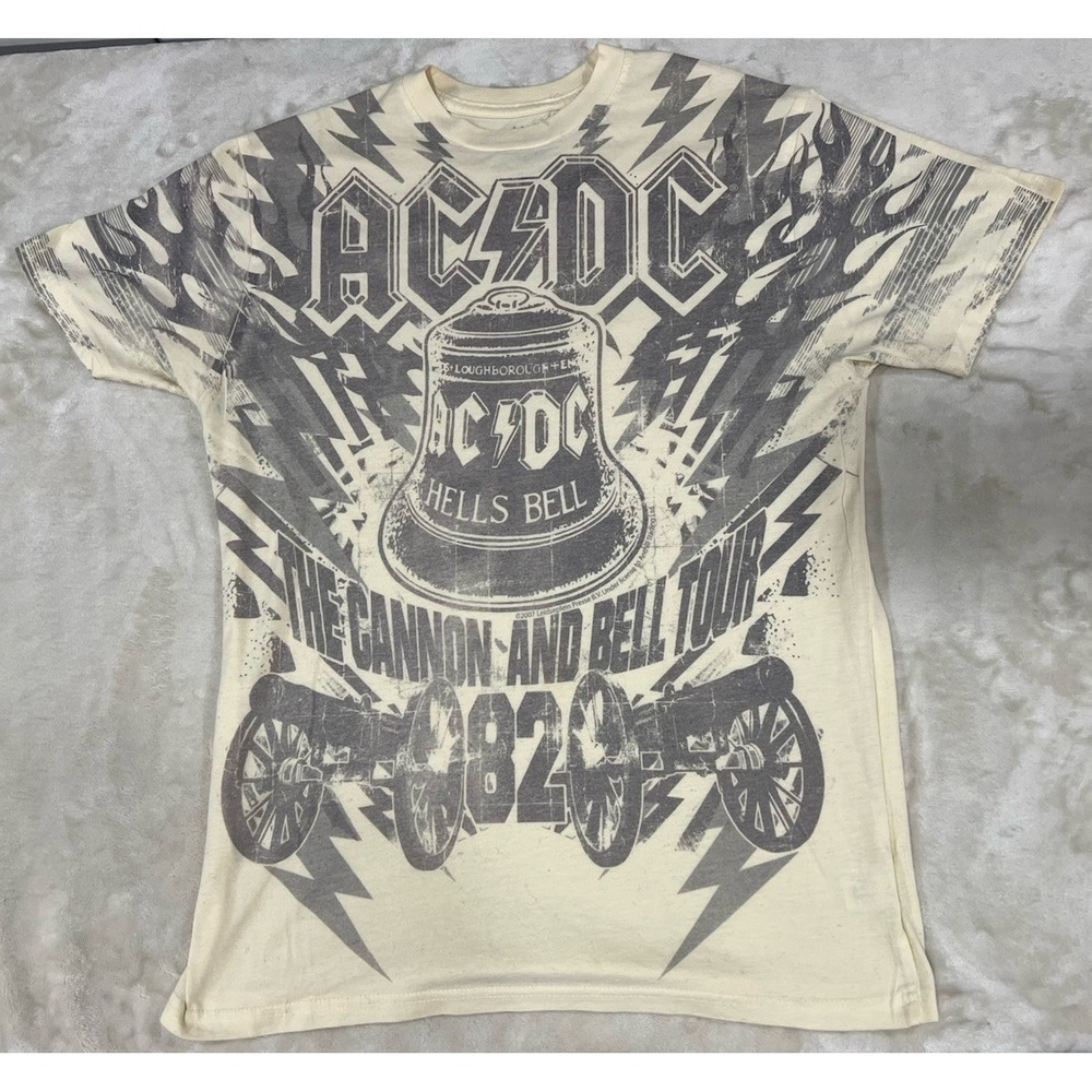 AC/DC Hells Bells Size M 1982 Cannon And Bell Concert Tour T-SHIRT 2007 Rockware